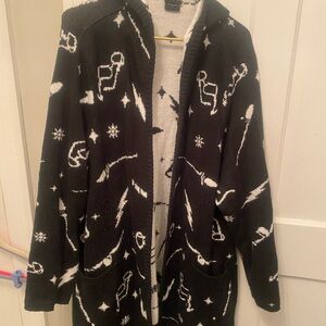 Torrid Harry Potter Hoodie Cardigan Black and White Knit Size 4